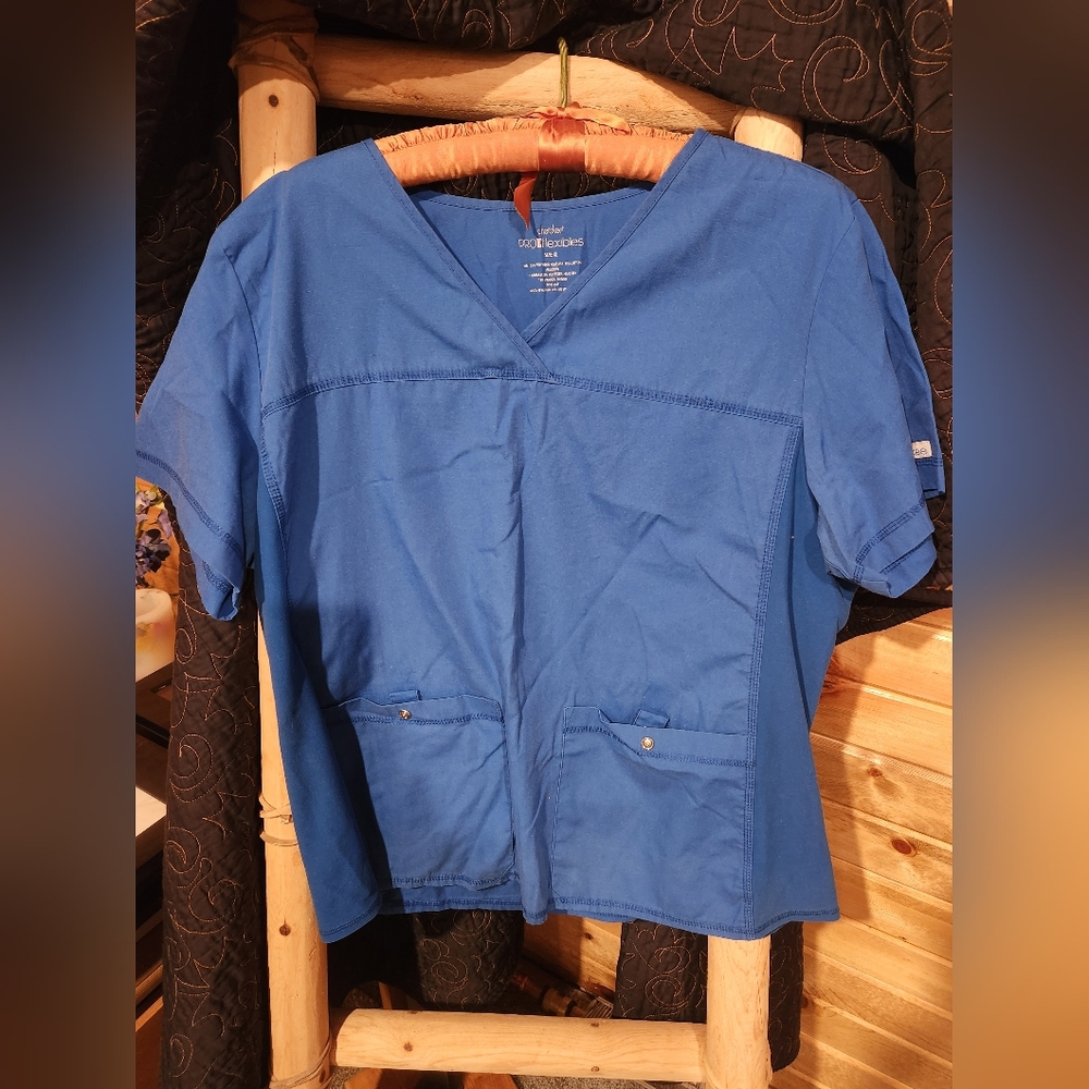 Women's scrub top